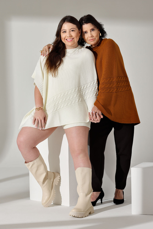 PONCHO TRICOT CAROL ( OFF WHITE ) 